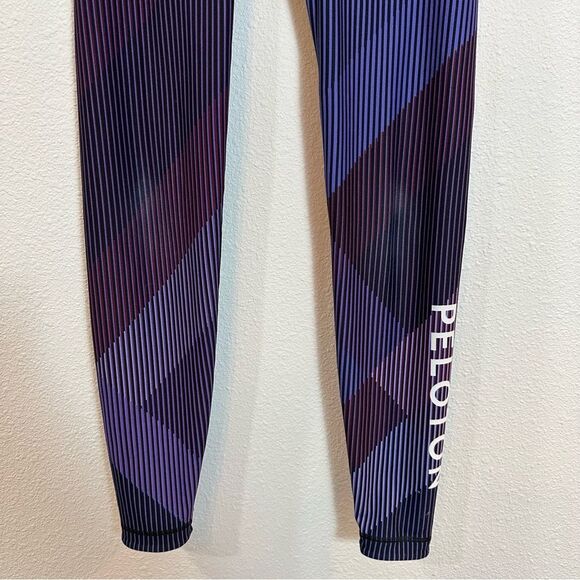 WITH Peloton Reversible Leggings 119 - Picture 2 of 6